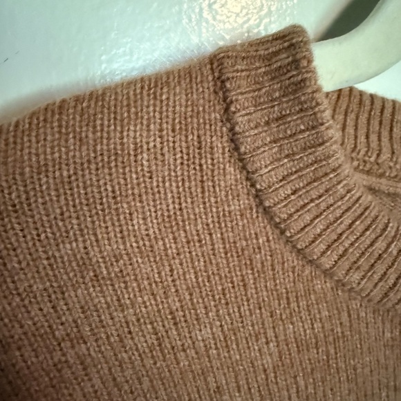 Reiss Men's Camel 100% Merino Wool Crewneck Sweater Size XL - Picture 4 of 12